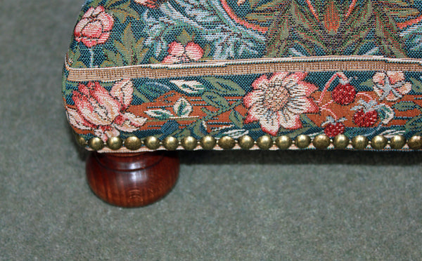 Hines of Oxford William Morris Strawberry Thief Tapestry Footstool